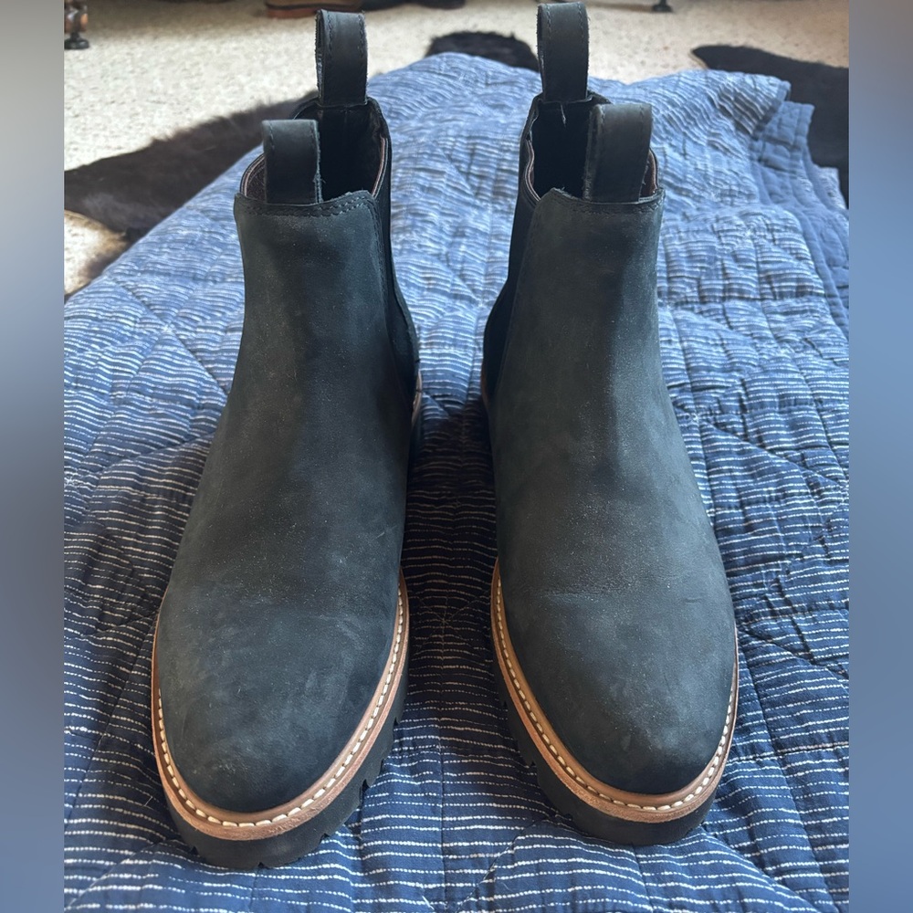 Nisolo Black Chelsea Boots